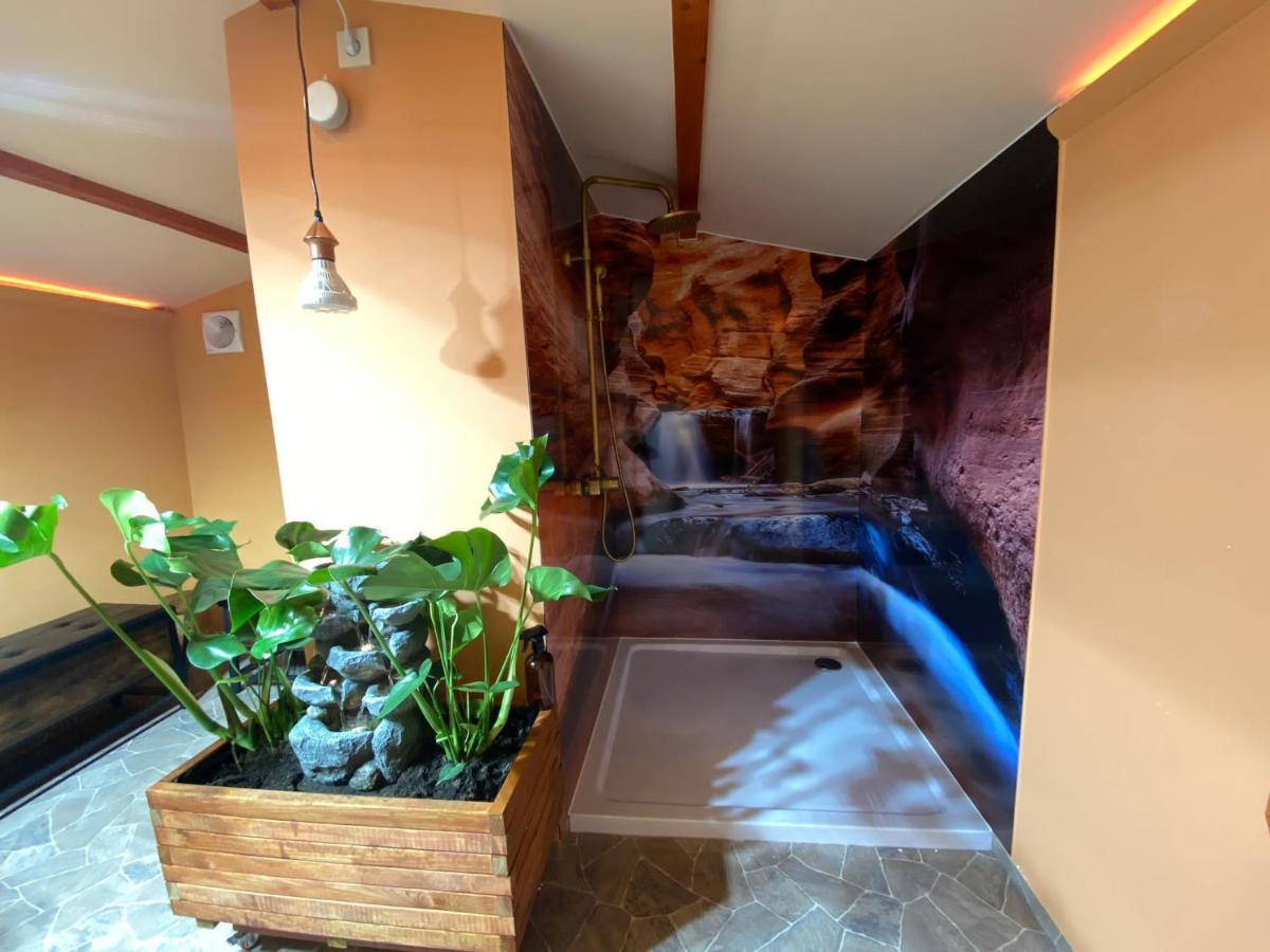 Ferienwohnung Gulfhaus, Mit Sauna Und Grossem Garten Apen エクステリア 写真