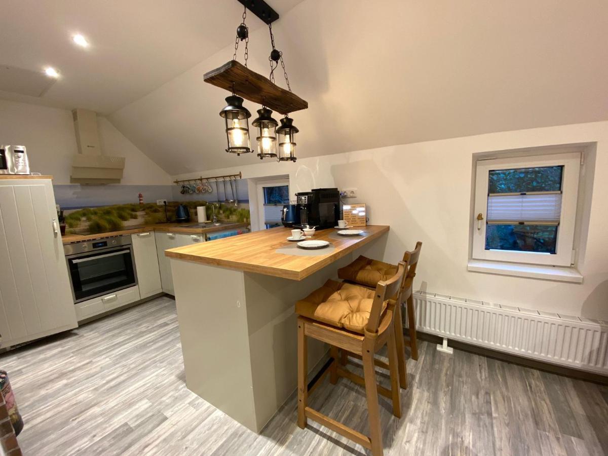 Ferienwohnung Gulfhaus, Mit Sauna Und Grossem Garten Apen エクステリア 写真