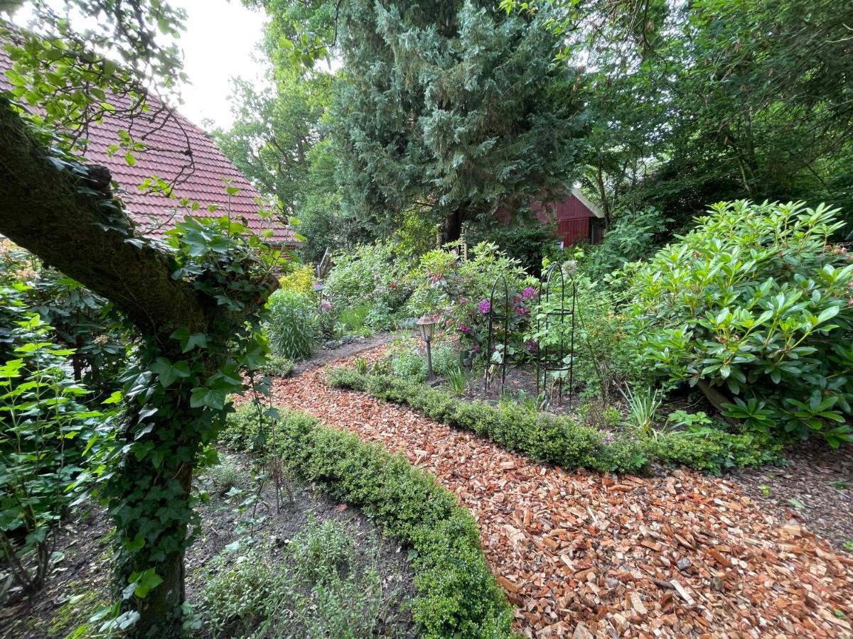 Ferienwohnung Gulfhaus, Mit Sauna Und Grossem Garten Apen エクステリア 写真