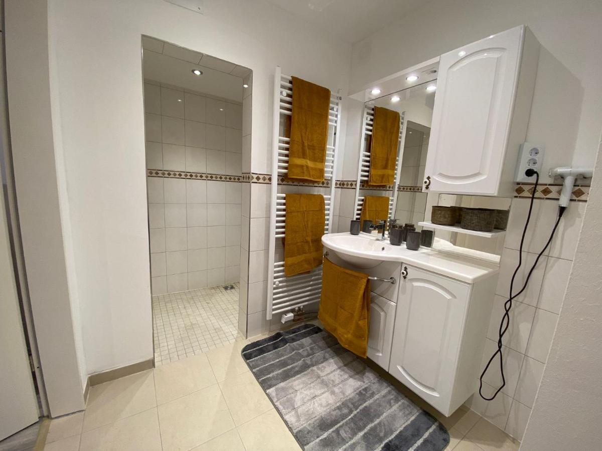 Ferienwohnung Gulfhaus, Mit Sauna Und Grossem Garten Apen エクステリア 写真
